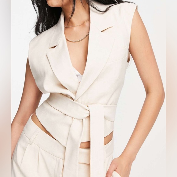 NWT Vero Moda Aware tailored tie vest in cream size 12 or Large - Picture 1 of 15